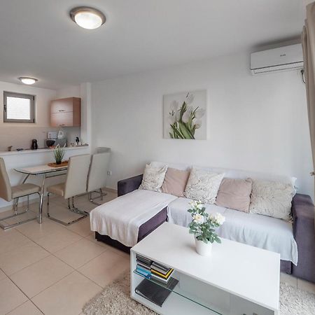 Sea View Two Bedroom Family Apartment With Pool - Sunset Ivanovici Bečići Ngoại thất bức ảnh