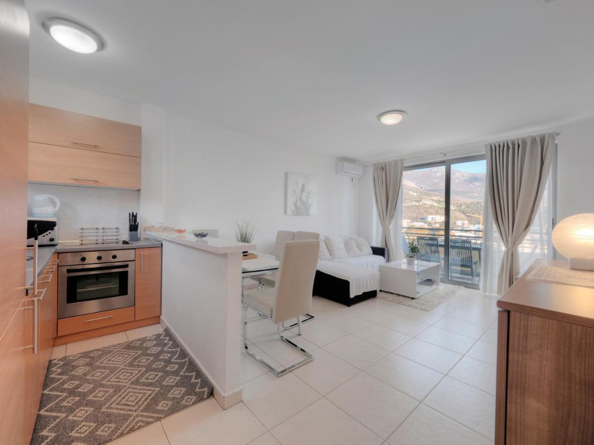Sea View Two Bedroom Family Apartment With Pool - Sunset Ivanovici Bečići Ngoại thất bức ảnh