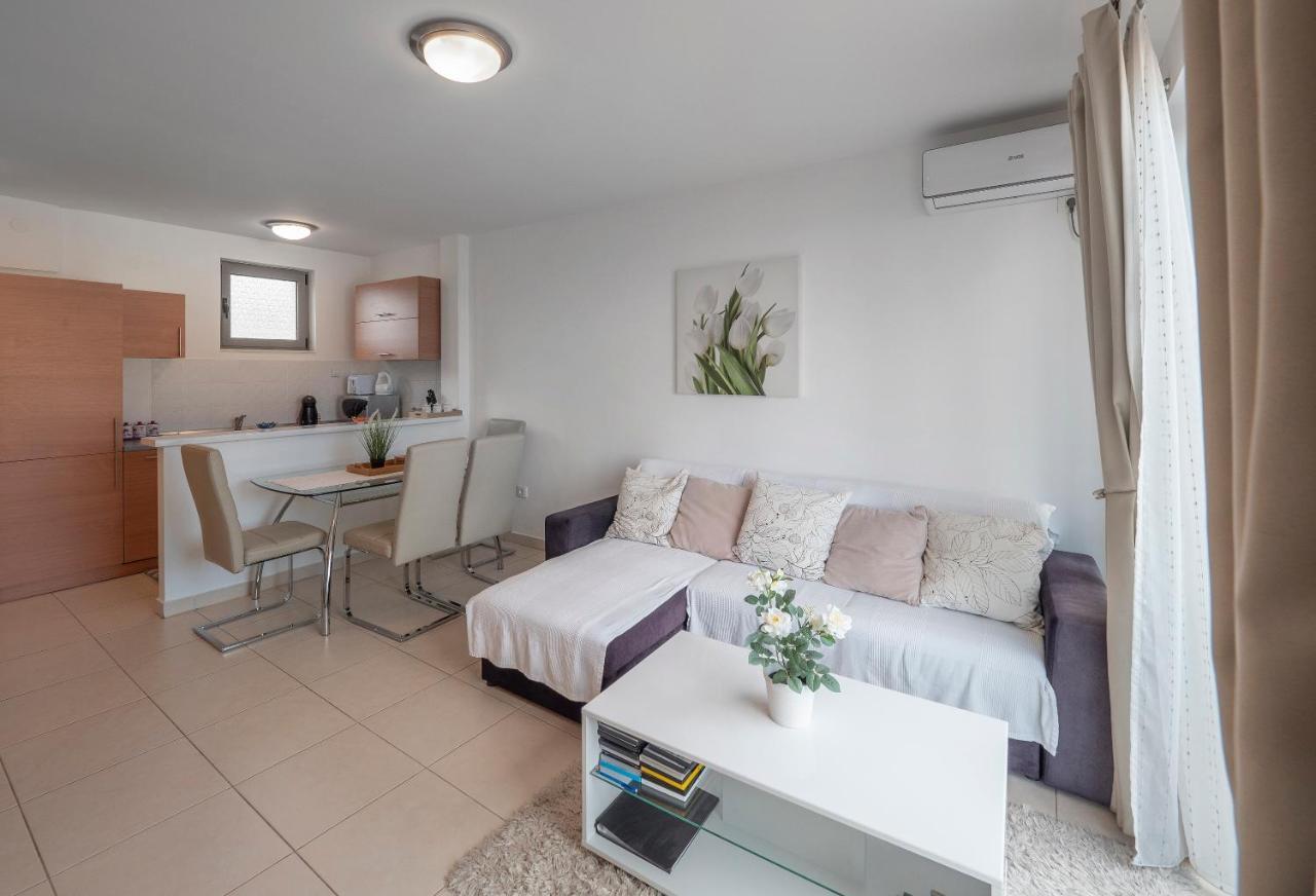 Sea View Two Bedroom Family Apartment With Pool - Sunset Ivanovici Bečići Ngoại thất bức ảnh